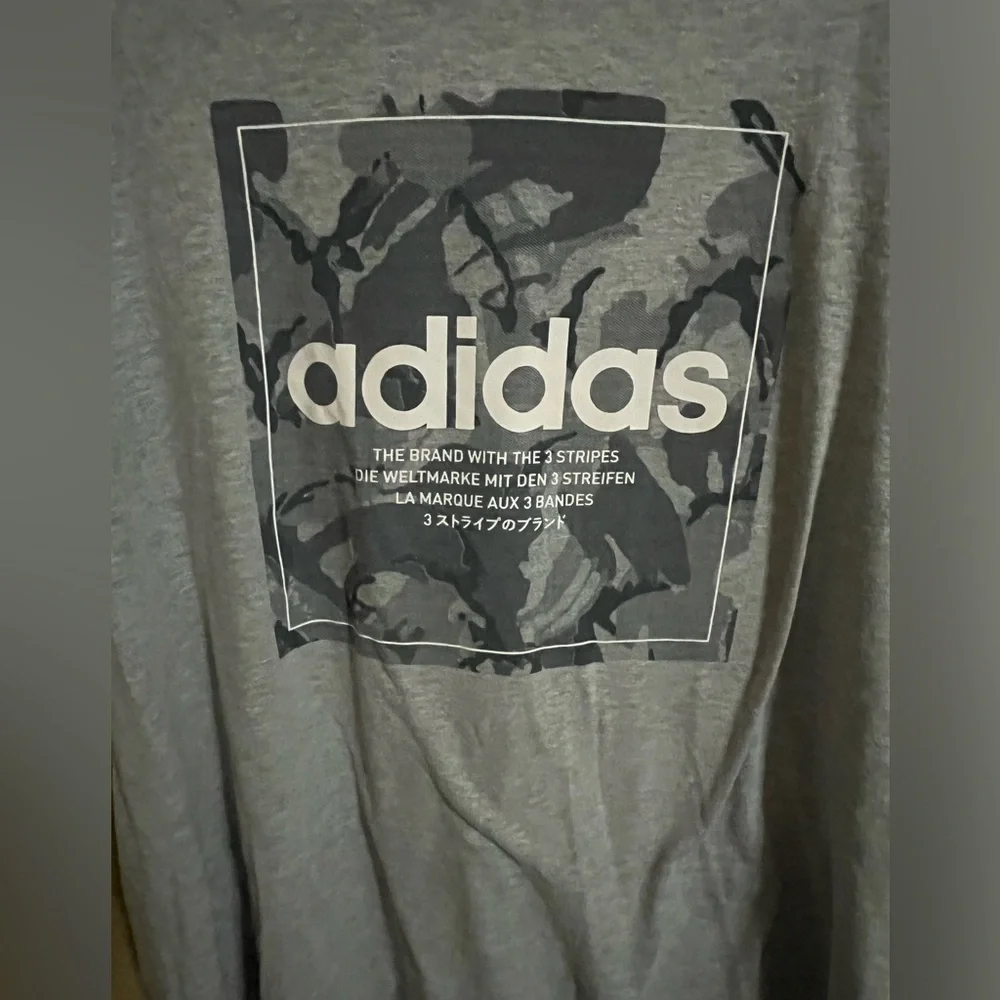 Adidas Gray Amplifier Tee SS Size 2XL Athletic Loungewear Camo Sustainable